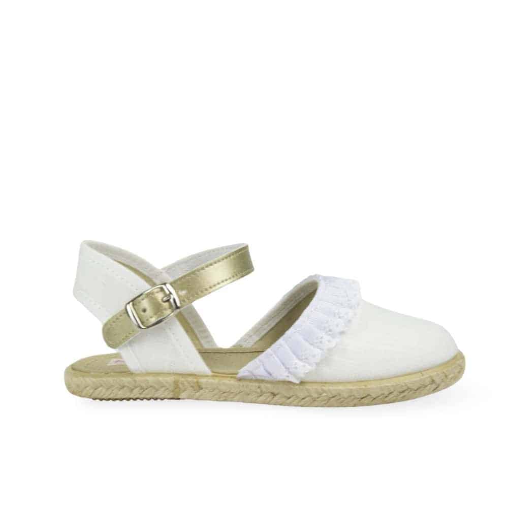 Alpargatas Niña 8038 Michu en blanco con encaje y flecos diseño elegante.