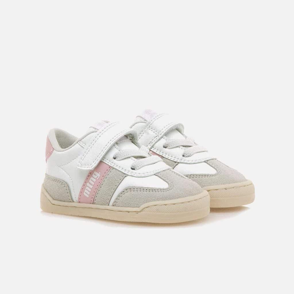 Plantilla extraíble con marcas de dedos de las Zapatillas Mustang Free 49060, facilitando la elección de talla.