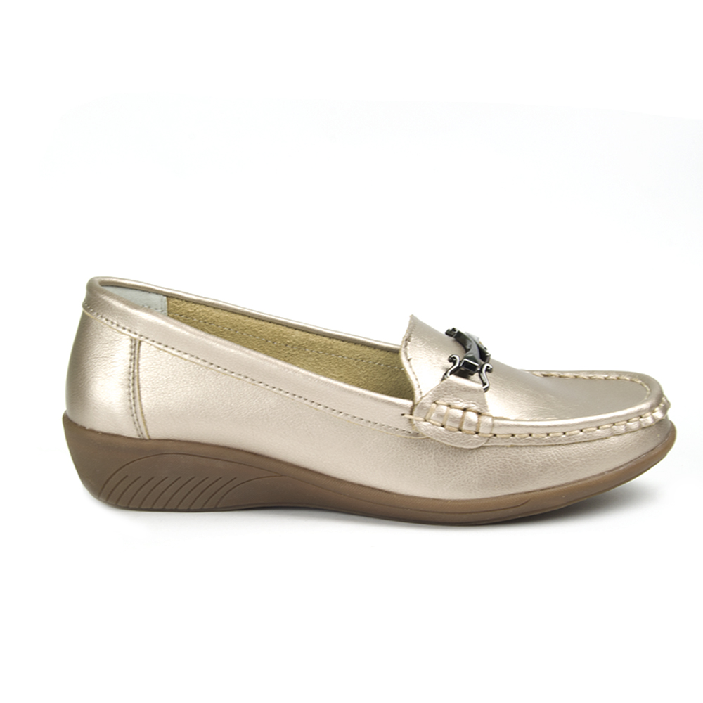 Mocasín Mujer Cervera Inspired 1854 en piel con adorno en el empeine y suela antideslizante