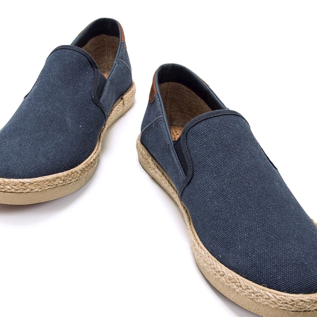 Vista lateral del modelo Bequia con suela forrada en yute